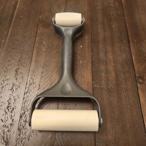 Pampered Chef Gray Baker's Roller